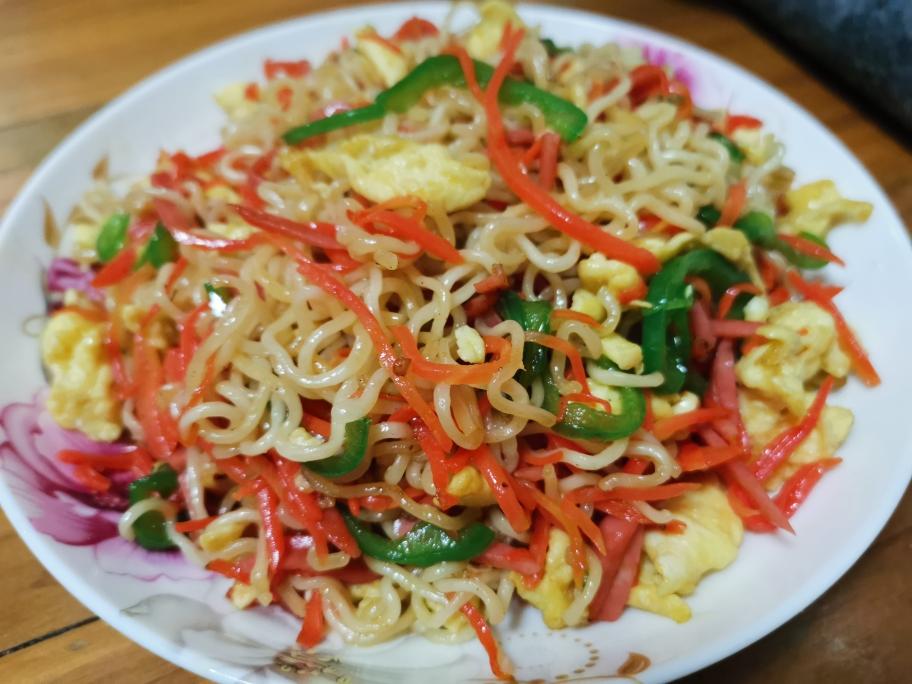 非常Q弹的炒方便面