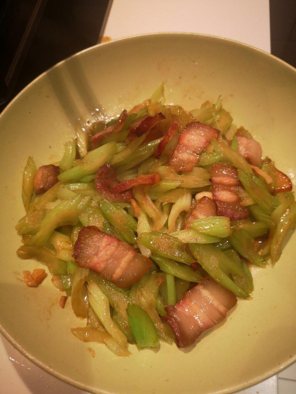 芹菜炒腊肉
