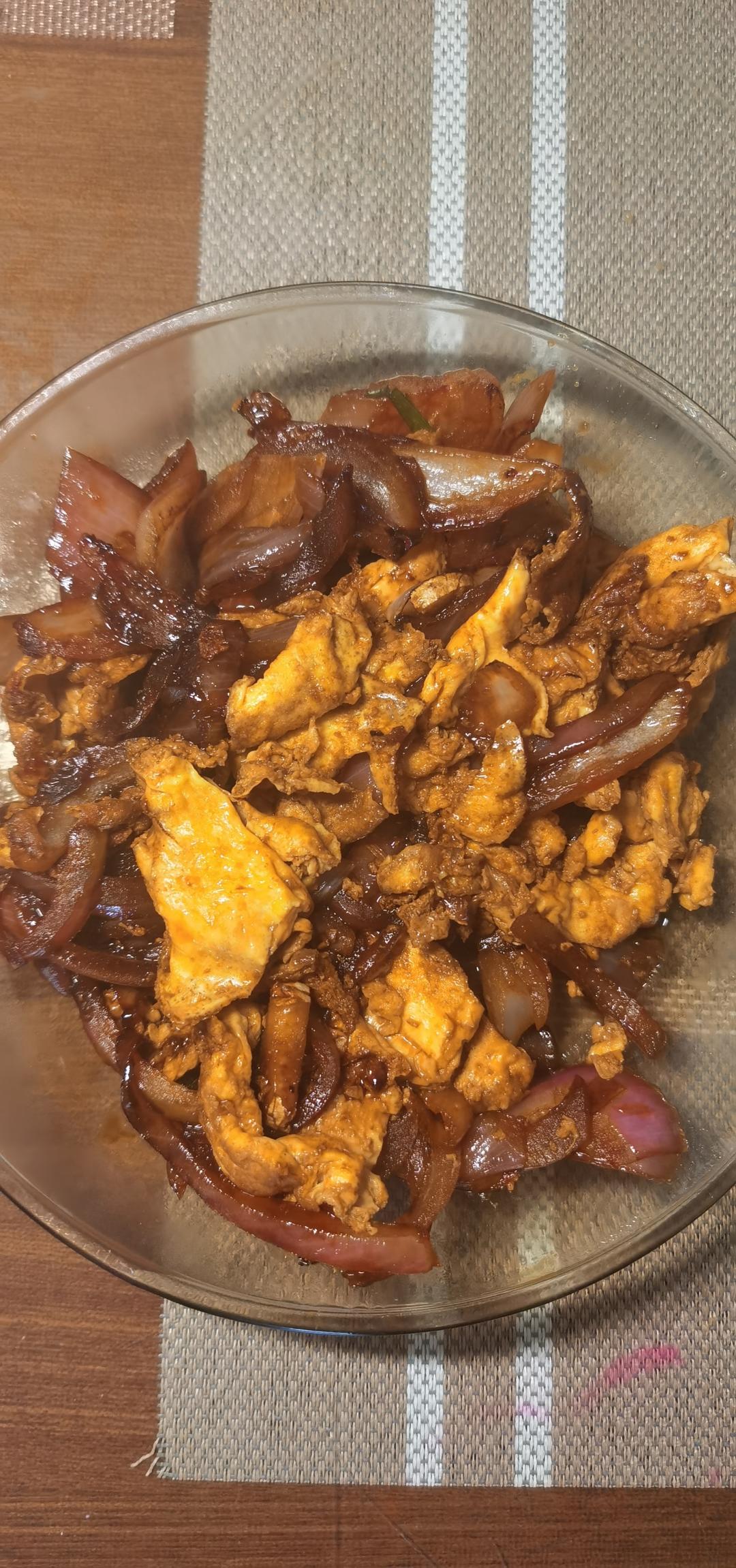 降压防癌的好食材  洋葱炒鸡蛋