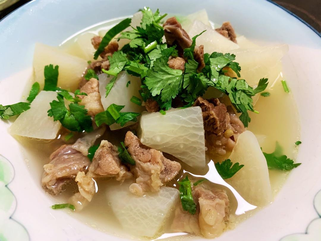 清炖牛肉萝卜汤