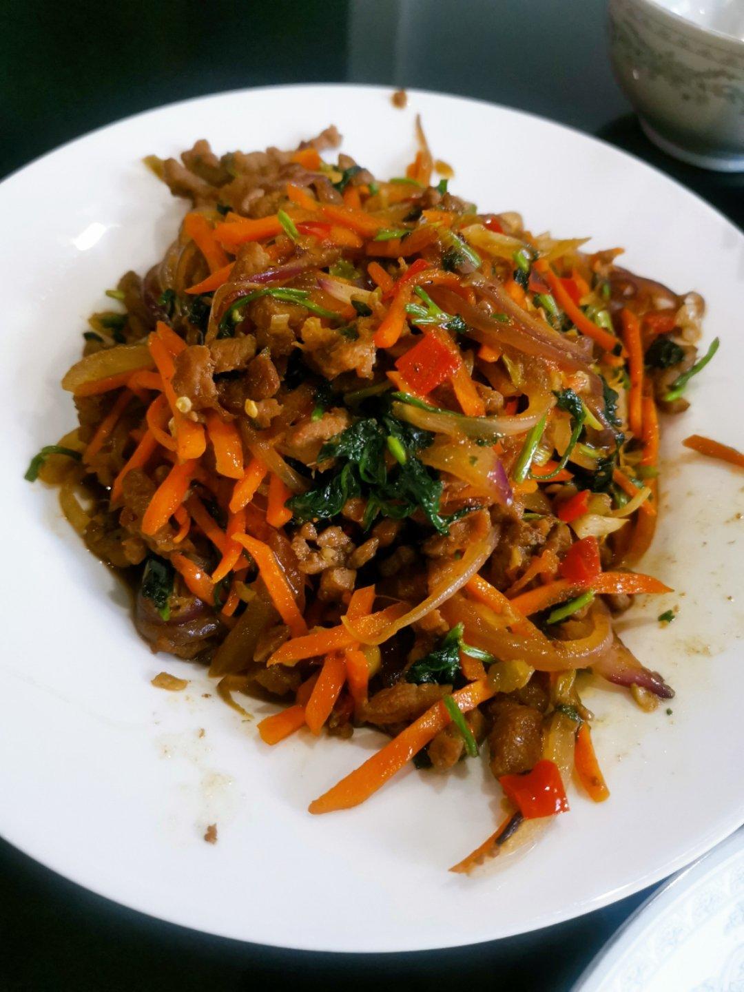 胡萝卜炒牛肉丝
