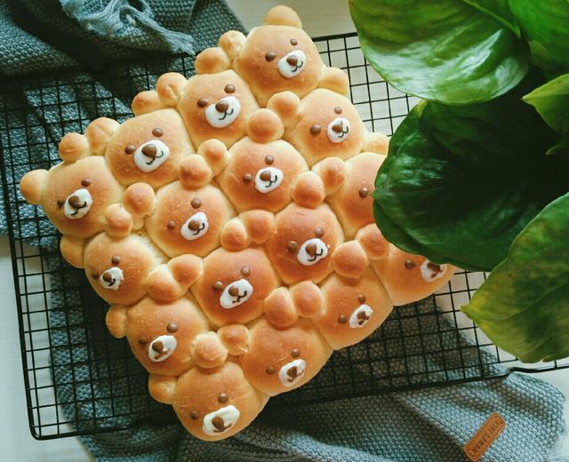 萌萌哒挤挤小熊面包的做法