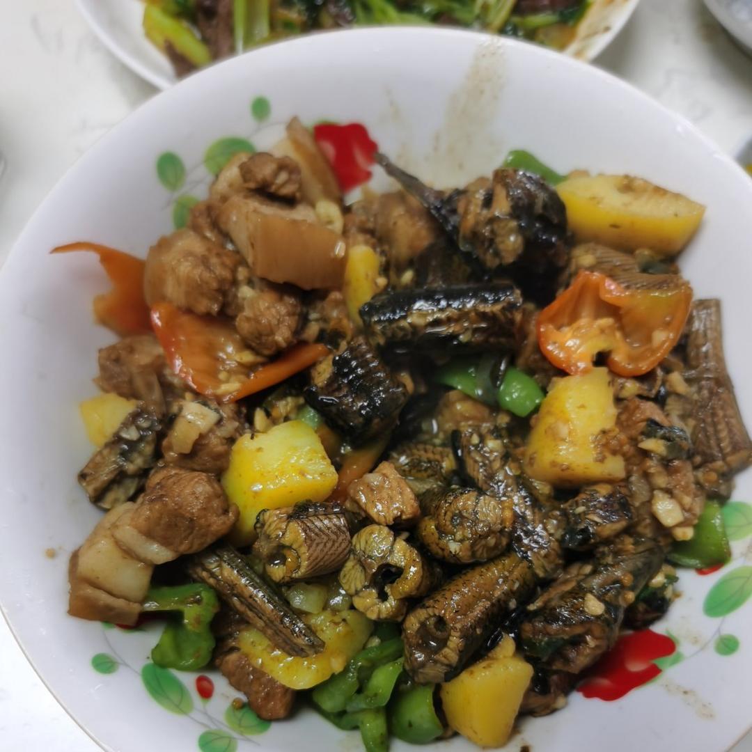五花肉烧长鱼