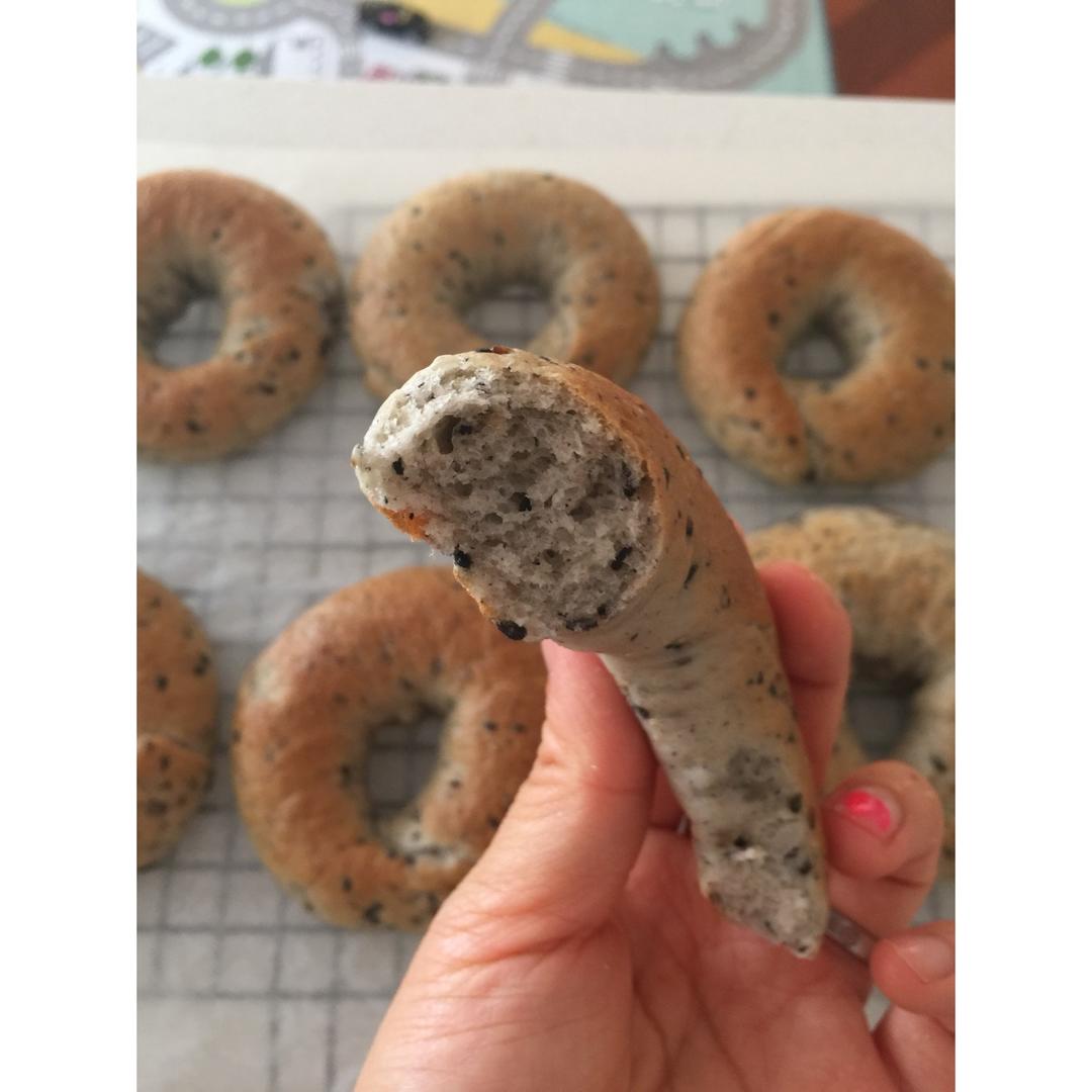 黑芝麻全麦贝果
