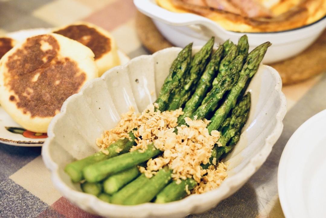 【健康三餐】燕麦香酥粒烤芦笋