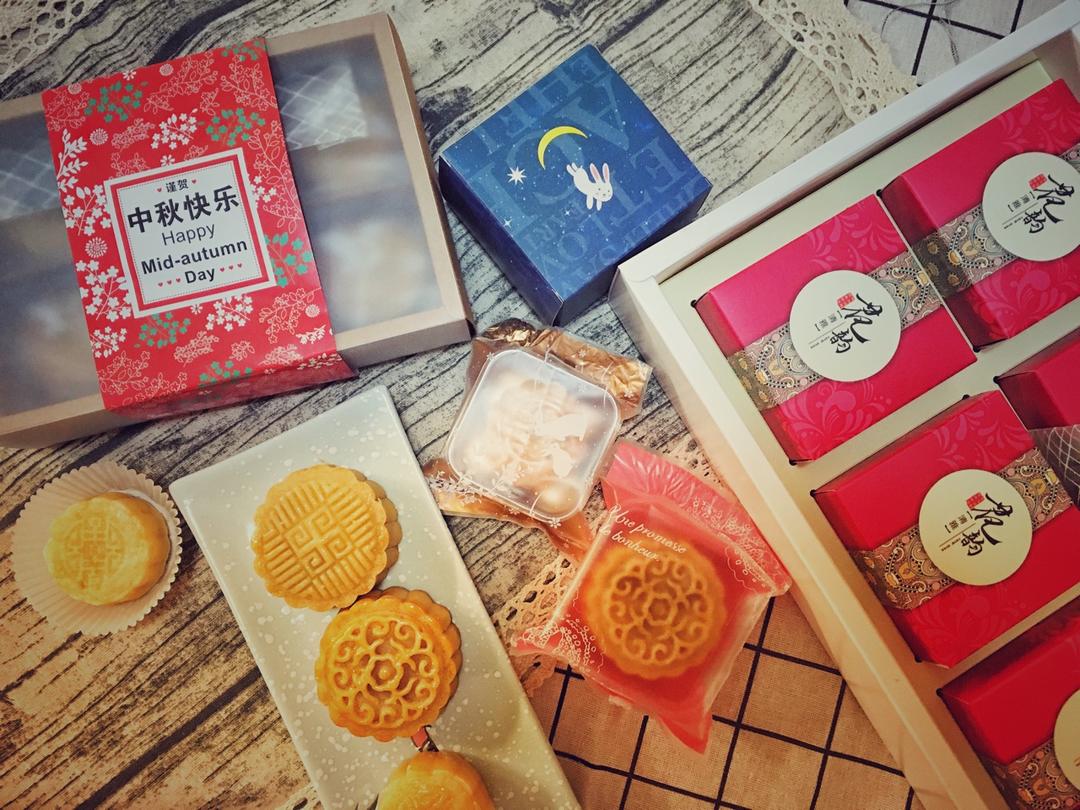 广式月饼—蛋黄莲蓉月饼
