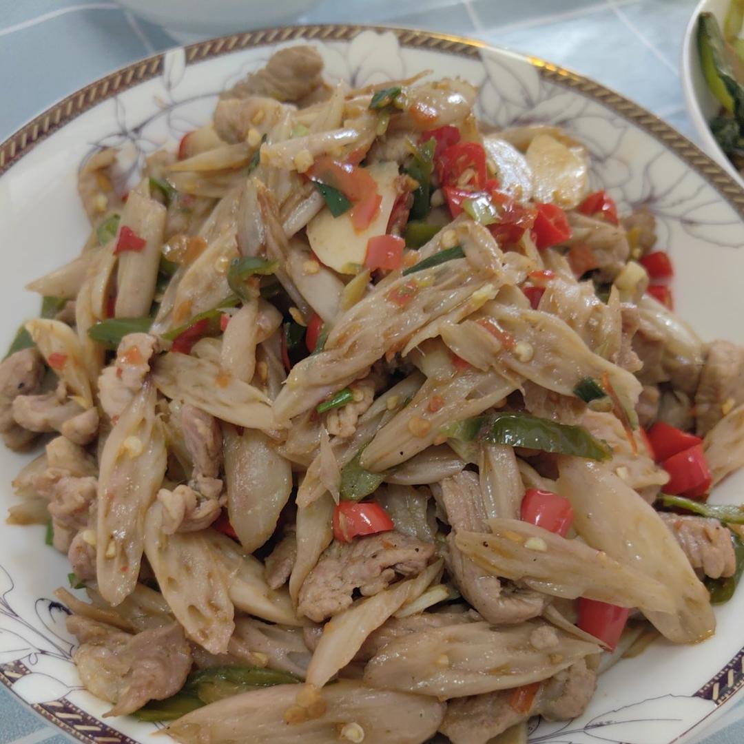 能干掉几碗饭的酸辣藕带炒肉丝