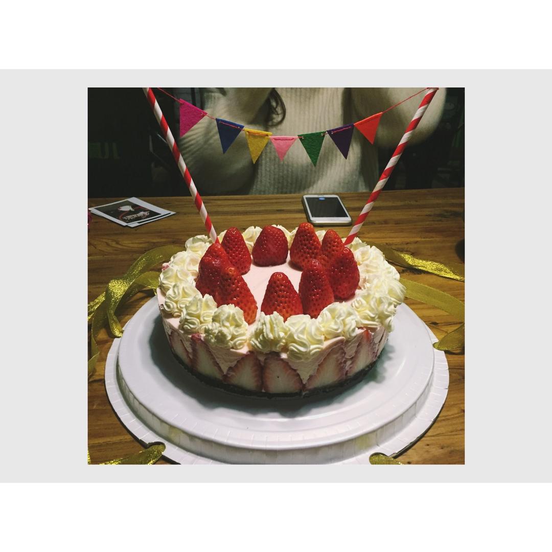 超简单的草莓芝士蛋糕