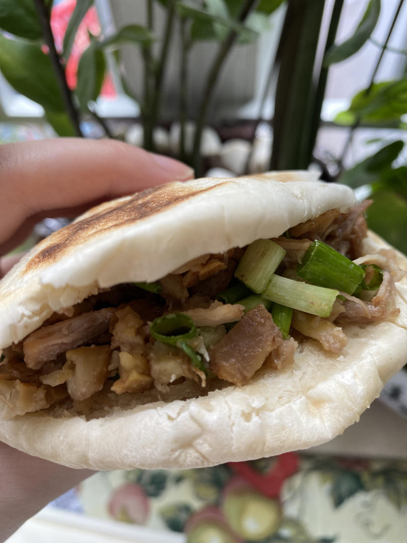 肉夹馍，白吉馍