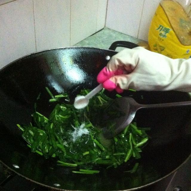 韭菜虾炒蛋的做法 步骤10