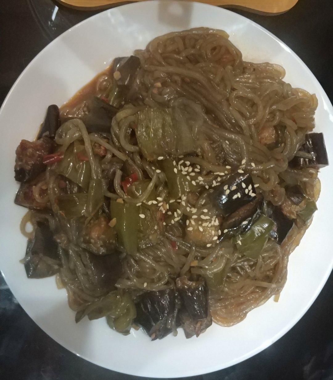 糯糯呀5做的超下饭——茄子粉条