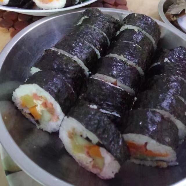 自制寿司（含寿司醋配方和超详细寿司卷法）