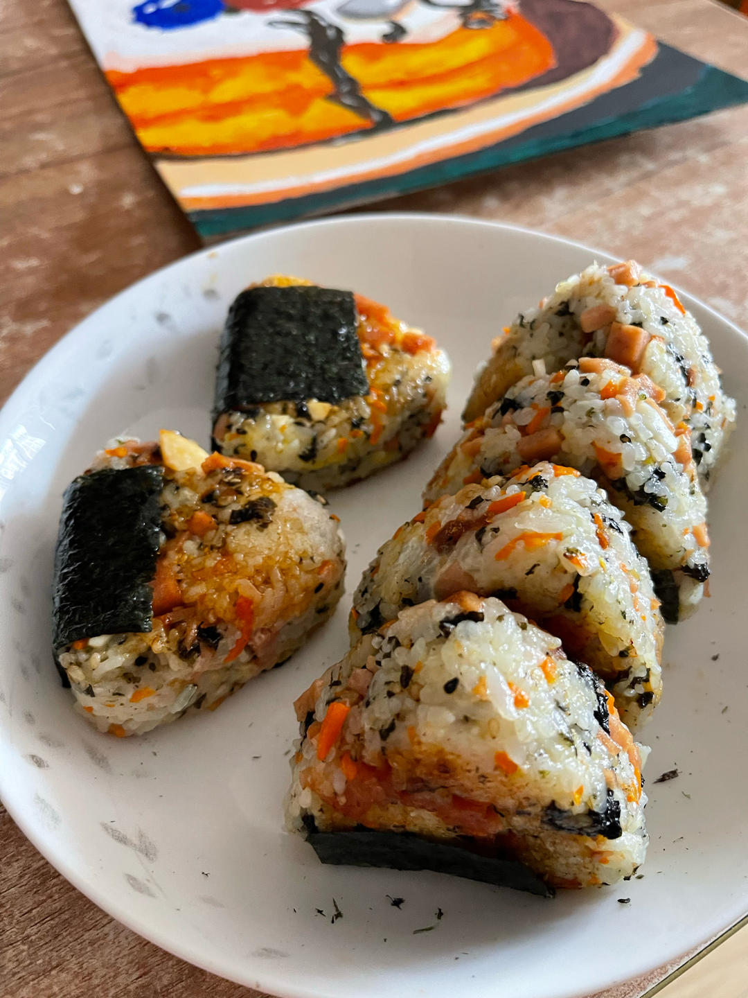 剩米饭这样做好吃好吃到转圈圈，自制日式海苔饭团