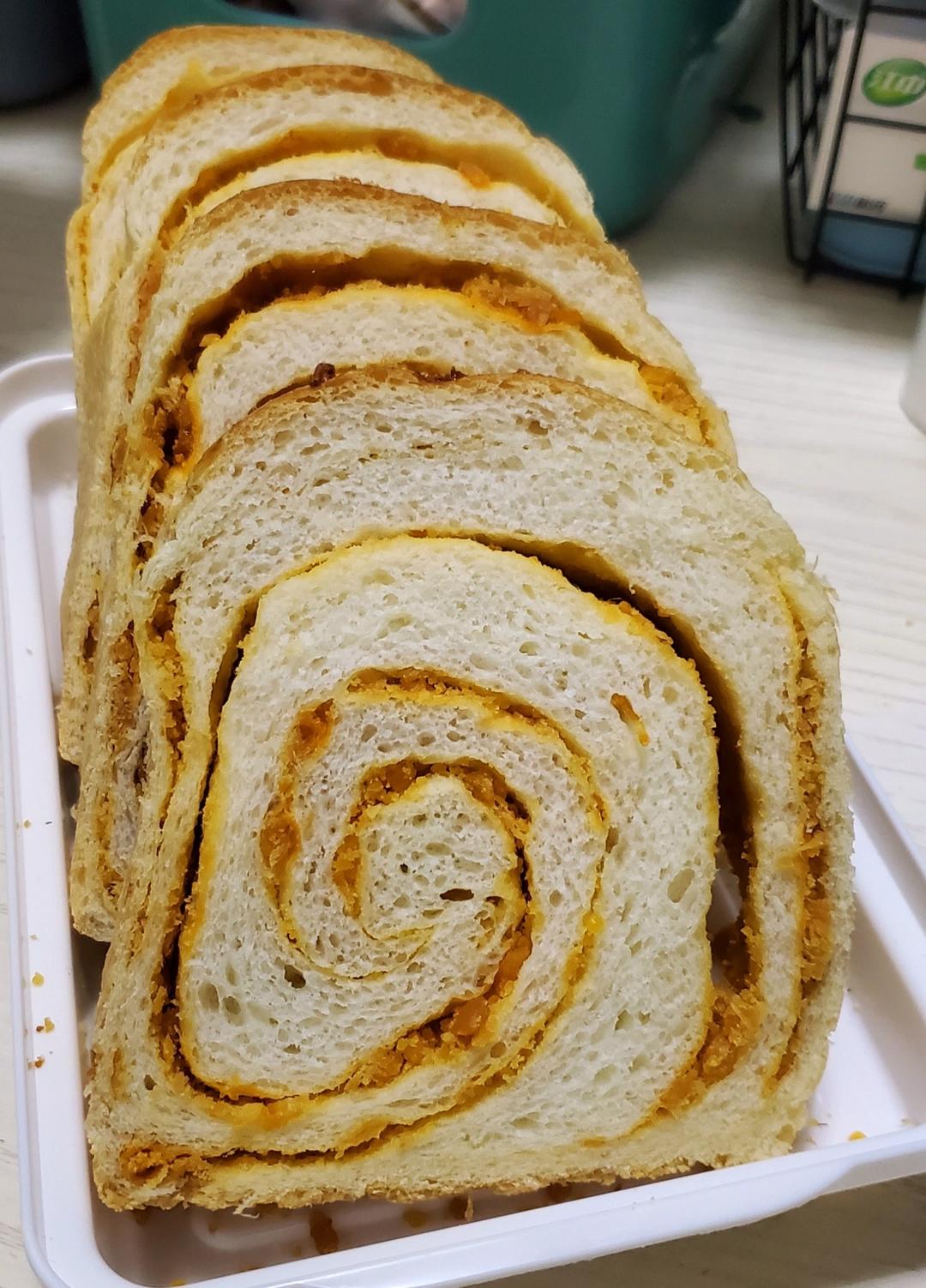 无敌好吃的蛋黄肉松吐司