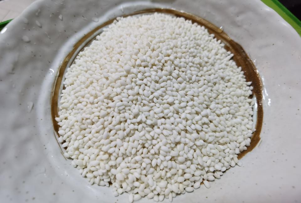 跟着黄磊老师学做糯米糍粑的做法 步骤1