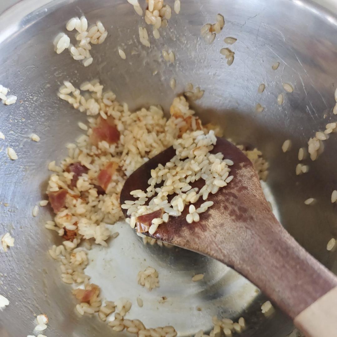 腊味煲仔饭，20分钟饭菜同出