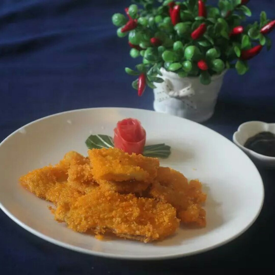 酥炸鱼排配塔塔酱