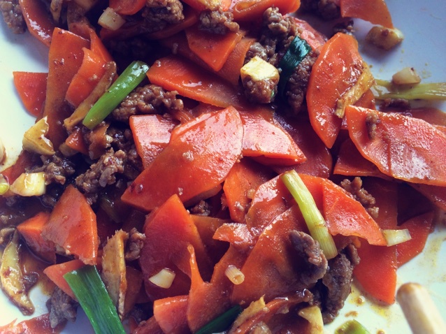 胡萝卜炒牛肉