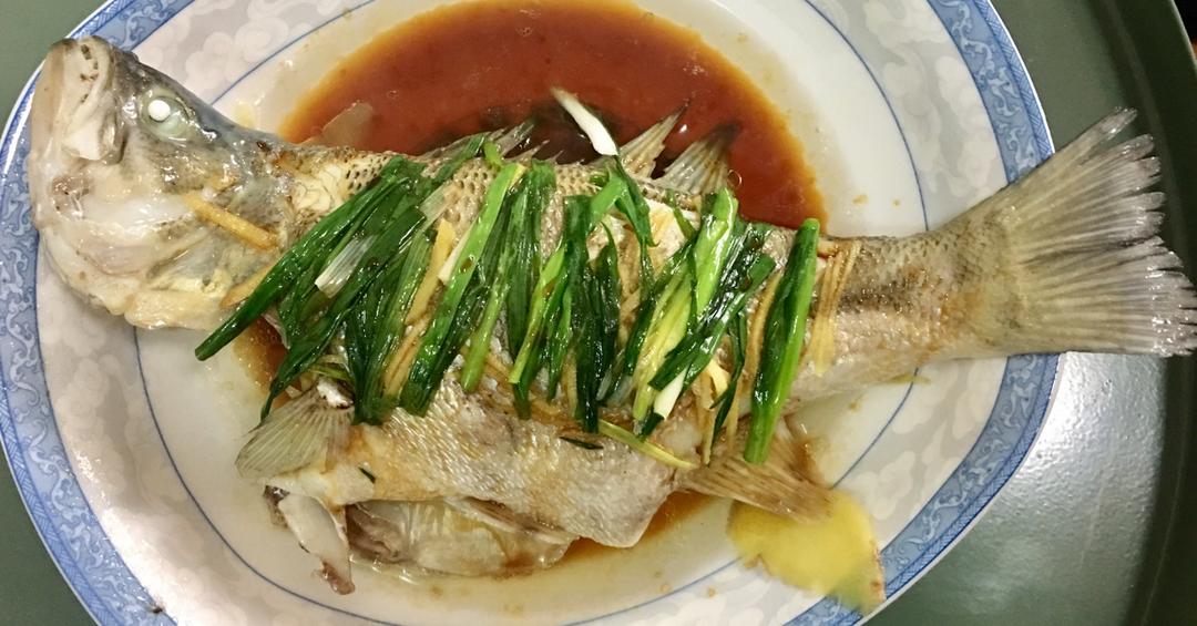 蒸鲈鱼