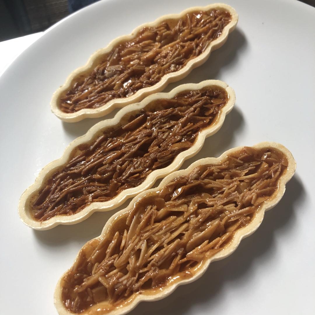 【焦糖杏仁糯米船】
