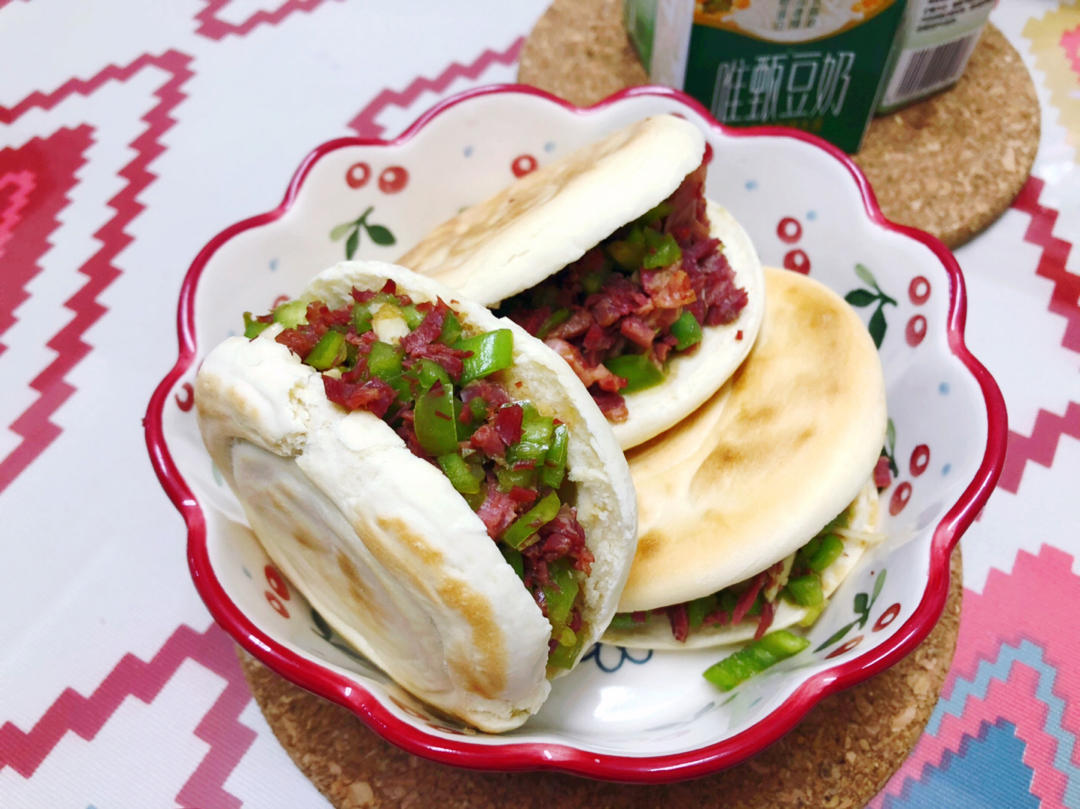 肉夹馍(白吉馍的制作)