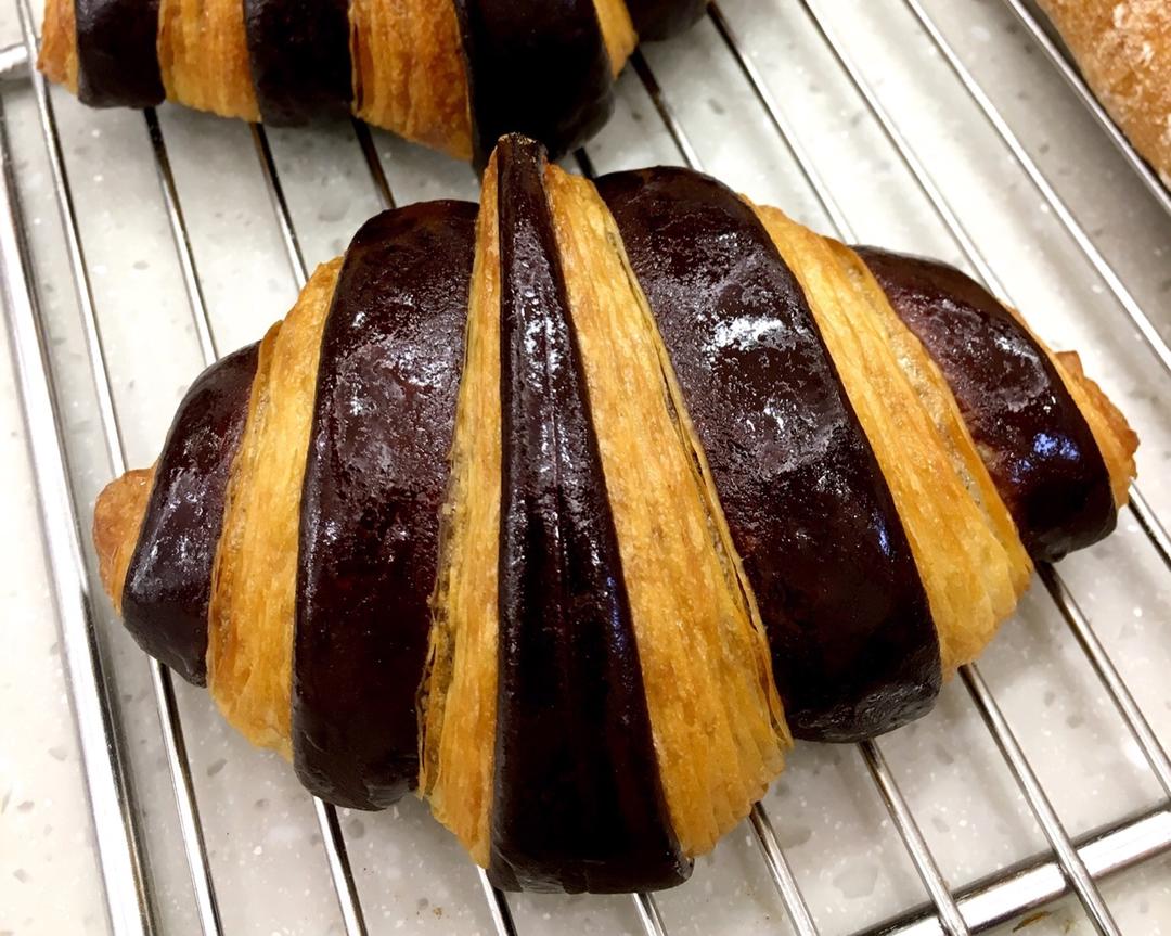 双色巧克力可颂面包的做法