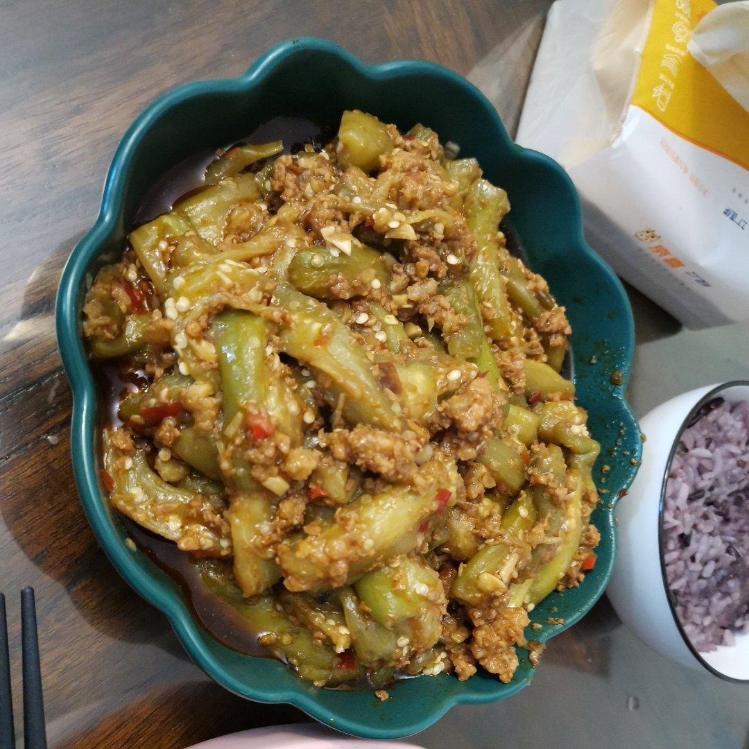 厨师长教你：“肉末烧茄子”的家常做法，口感软糯适合下饭，收藏