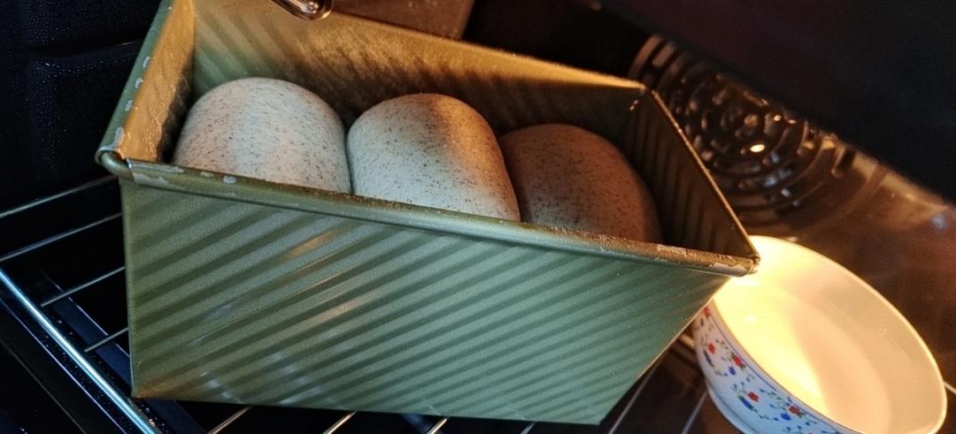 柔软的全麦面包（低糖低油）