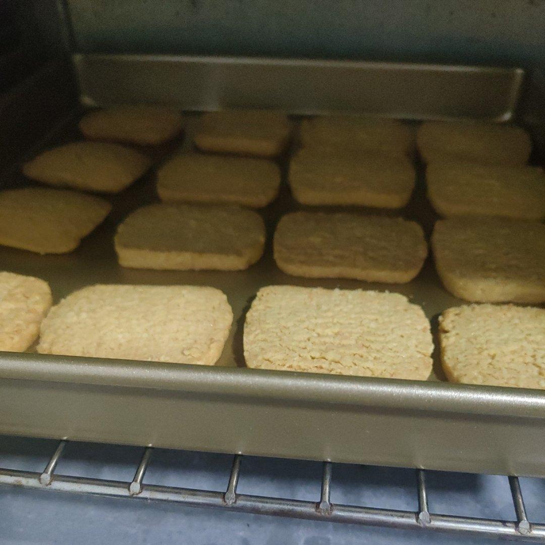 续:好吃到流泪之全麦香浓椰蓉饼干