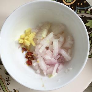 鲜姜南瓜汤配焦糖南瓜子的做法 步骤3