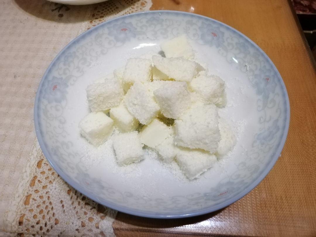 完胜85‘C的牛奶椰蓉小方