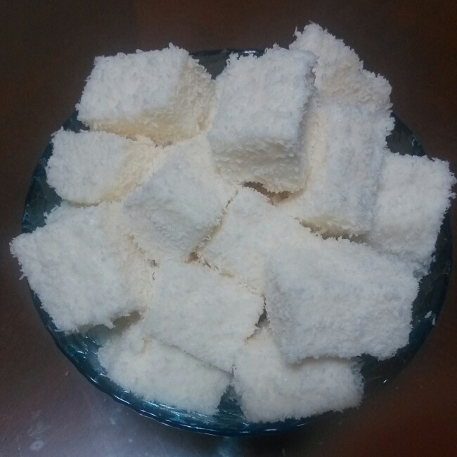 完胜85度C牛奶椰丝小方