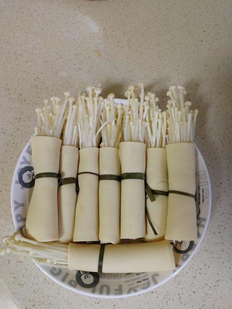 豆皮卷金针菇