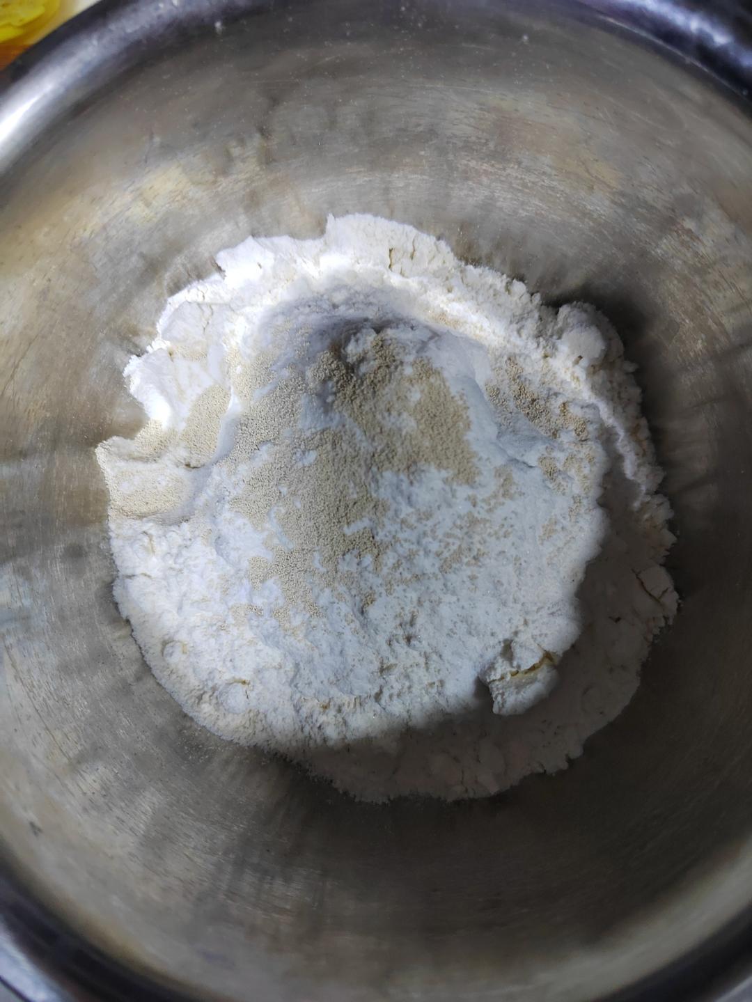 纯奶手撕吐司的做法 步骤1