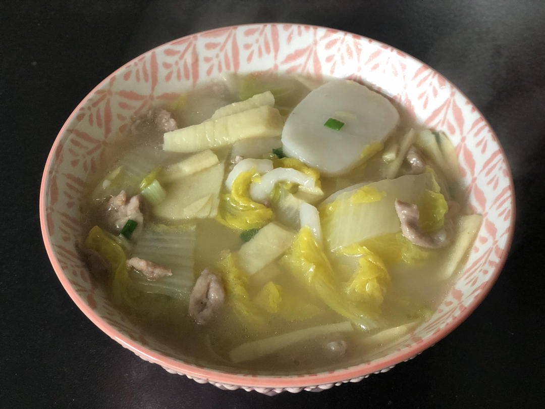 【白菜肉丝年糕汤】