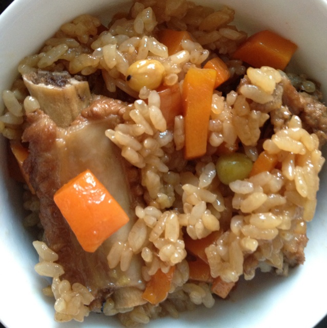 喷香排骨焖饭（爆好吃）