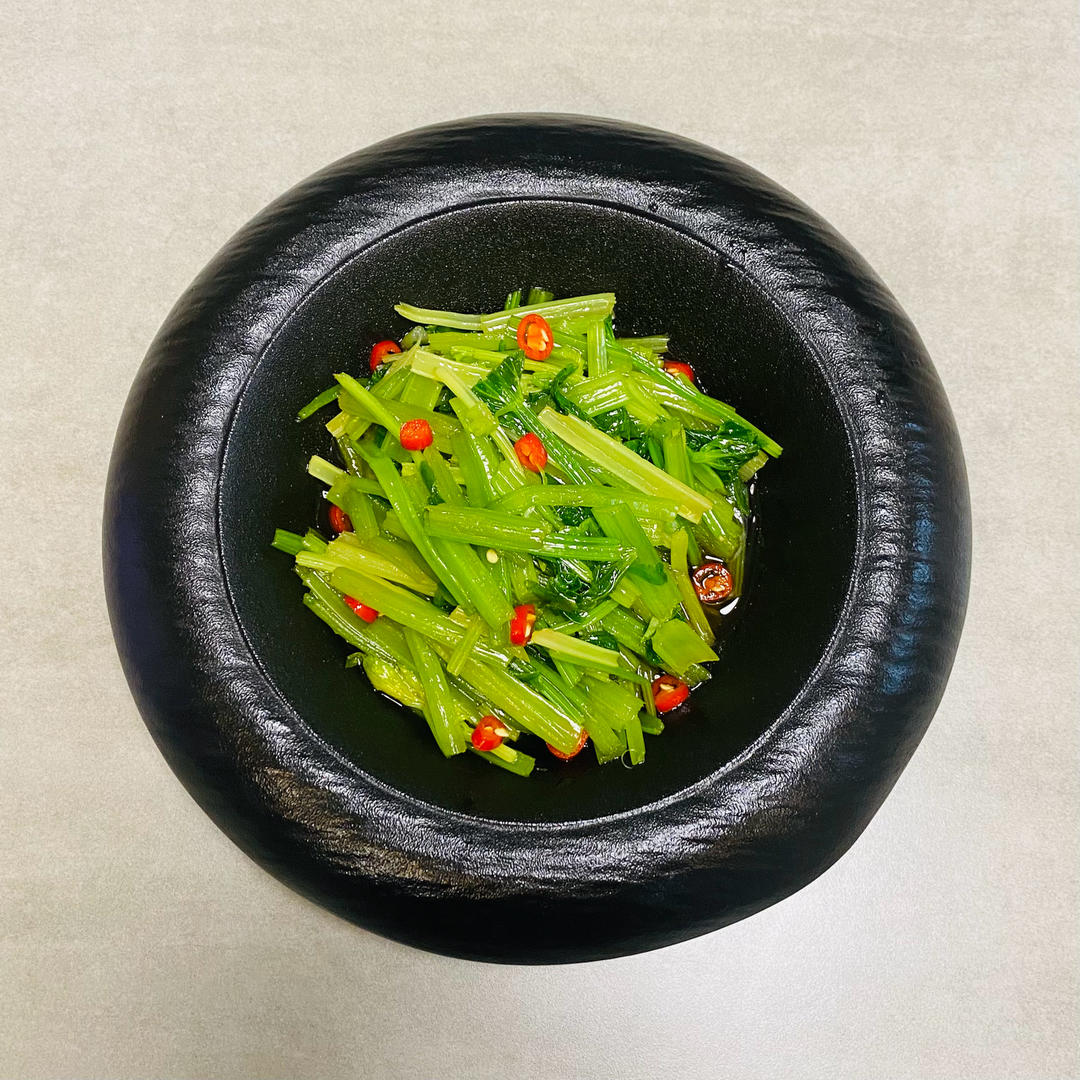 凉拌芹菜