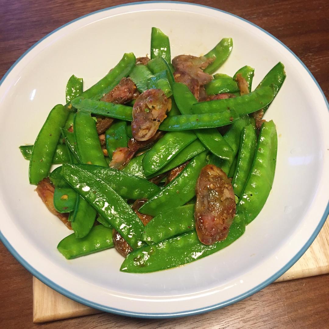 腊肠炒荷兰豆
