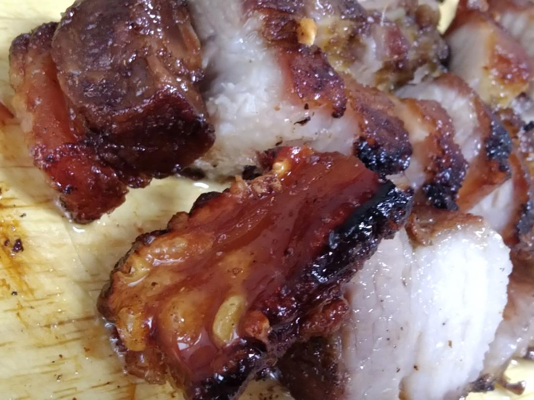 脆皮烧肉，皮酥脆、肉甘香，生烧做法