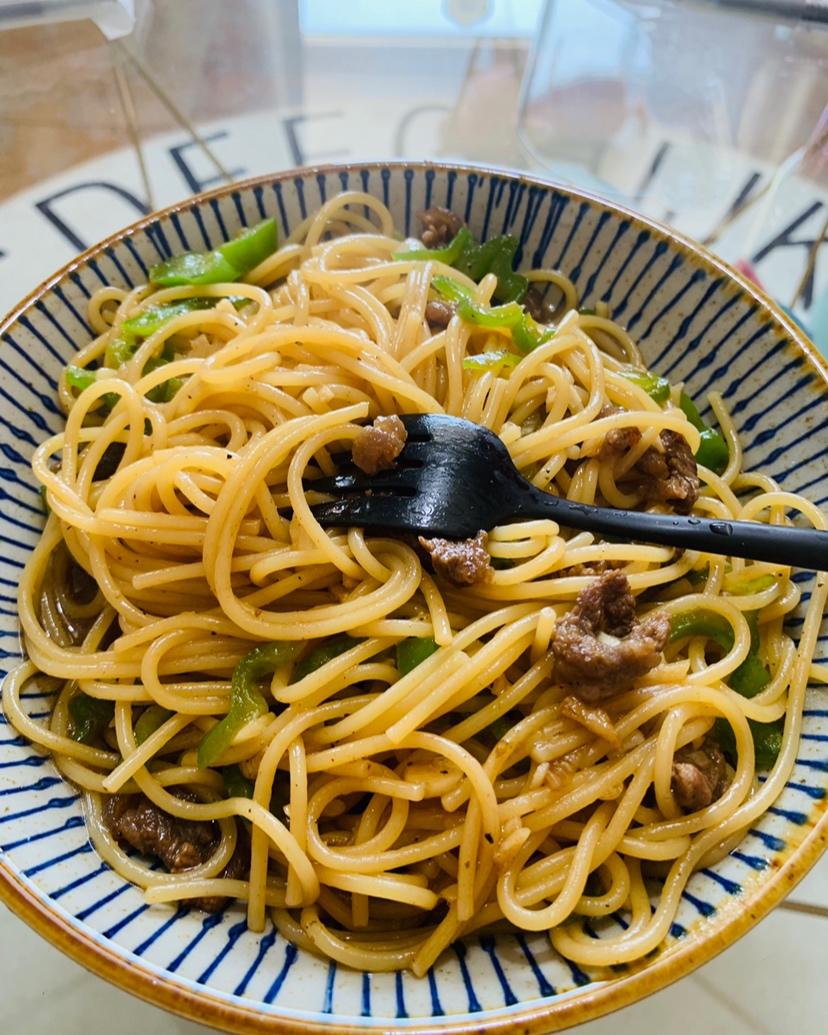 黑椒牛肉炒意大利面