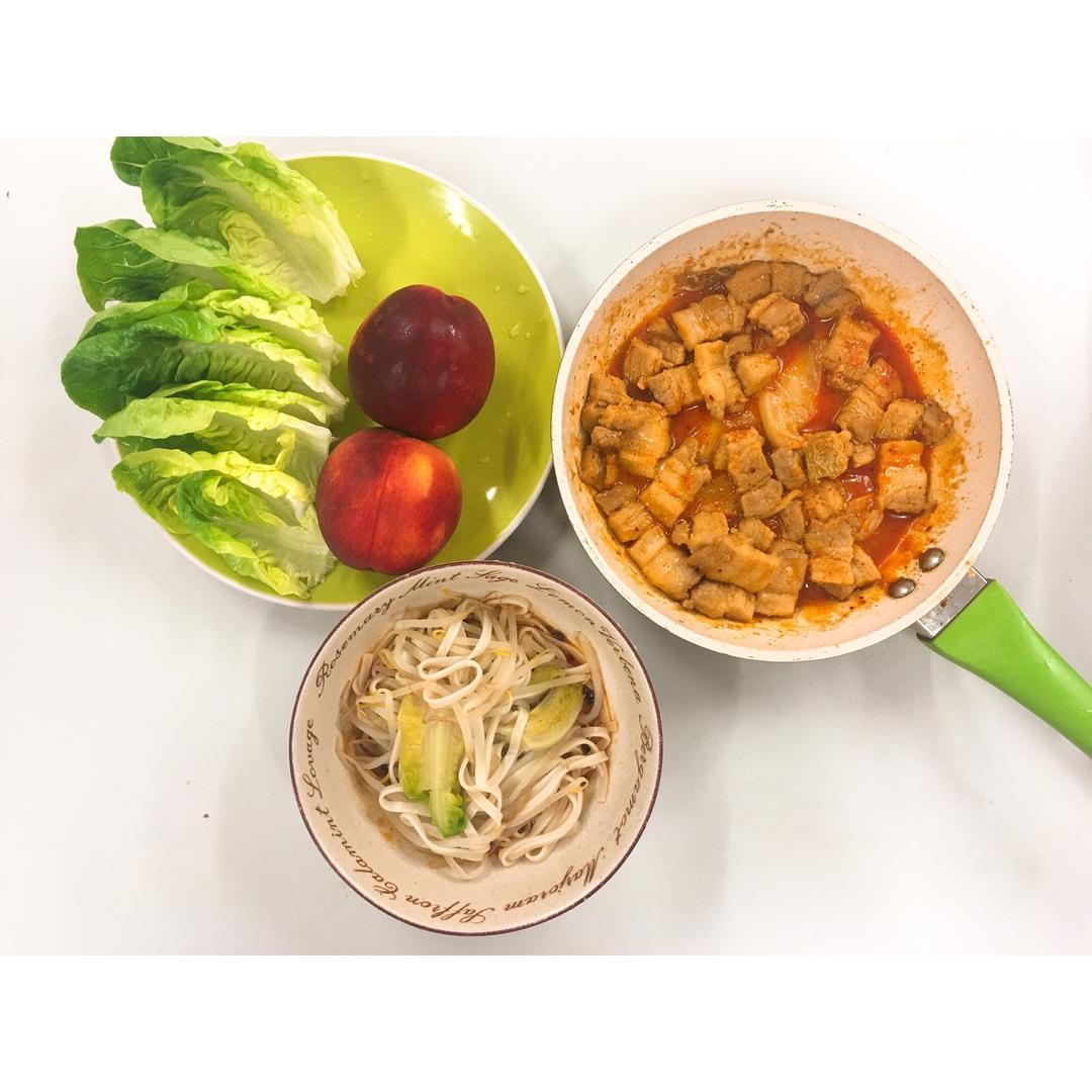 泡菜炒五花肉