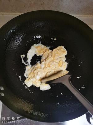 香肠蛋炒饭的做法 步骤3