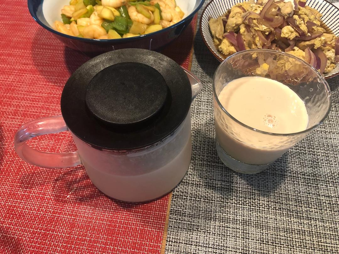 浓浓的锅煮奶茶