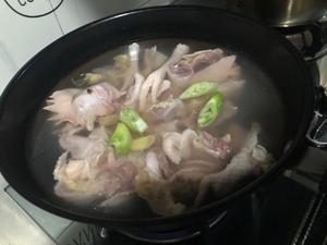 高压锅炖老母鸡的做法 步骤1