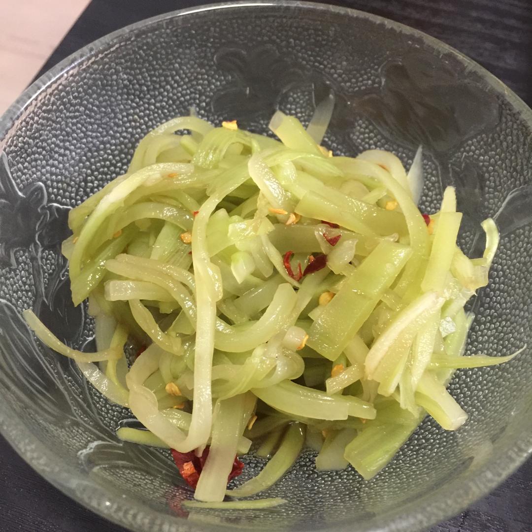 凉拌莴笋