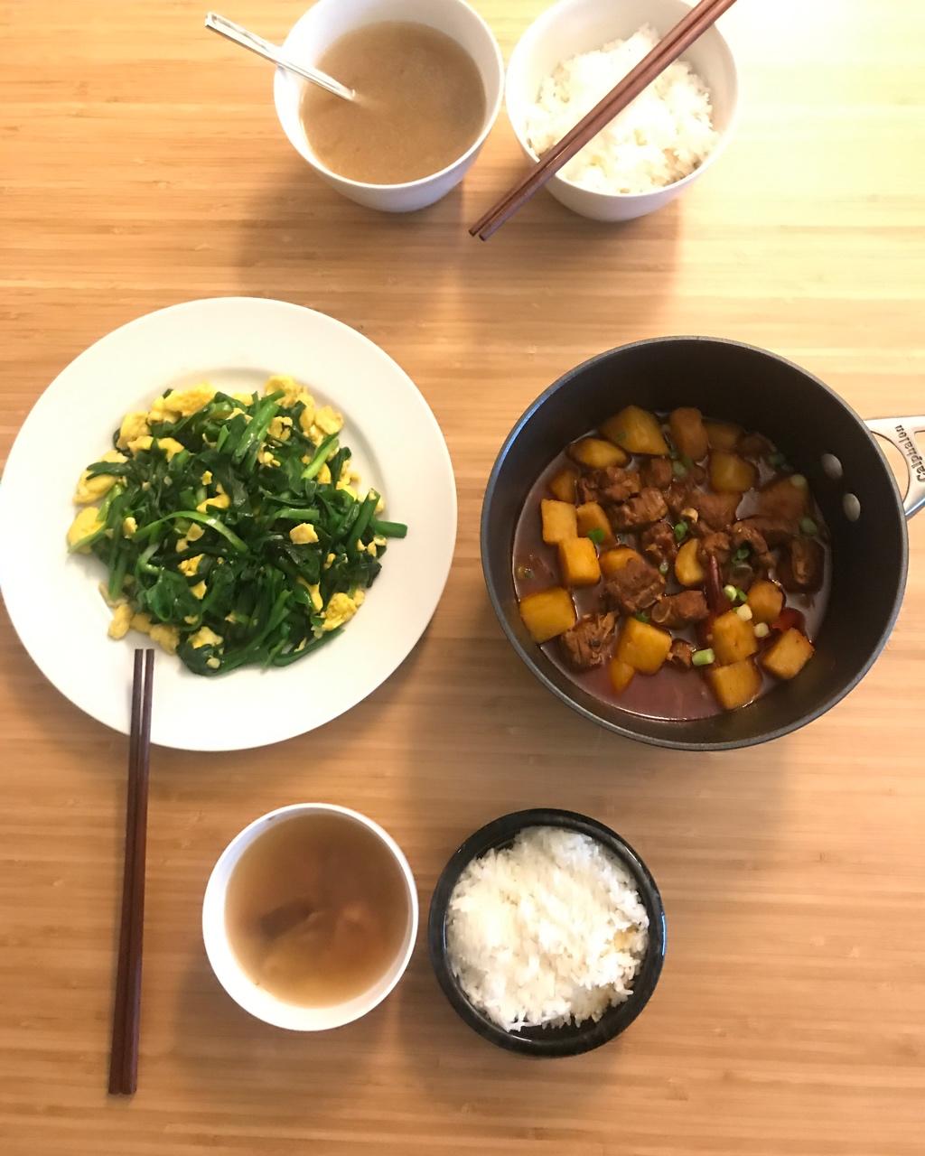 超级下饭的土豆烧排骨