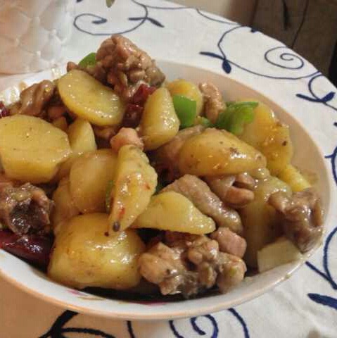 土豆炖鸡大腿