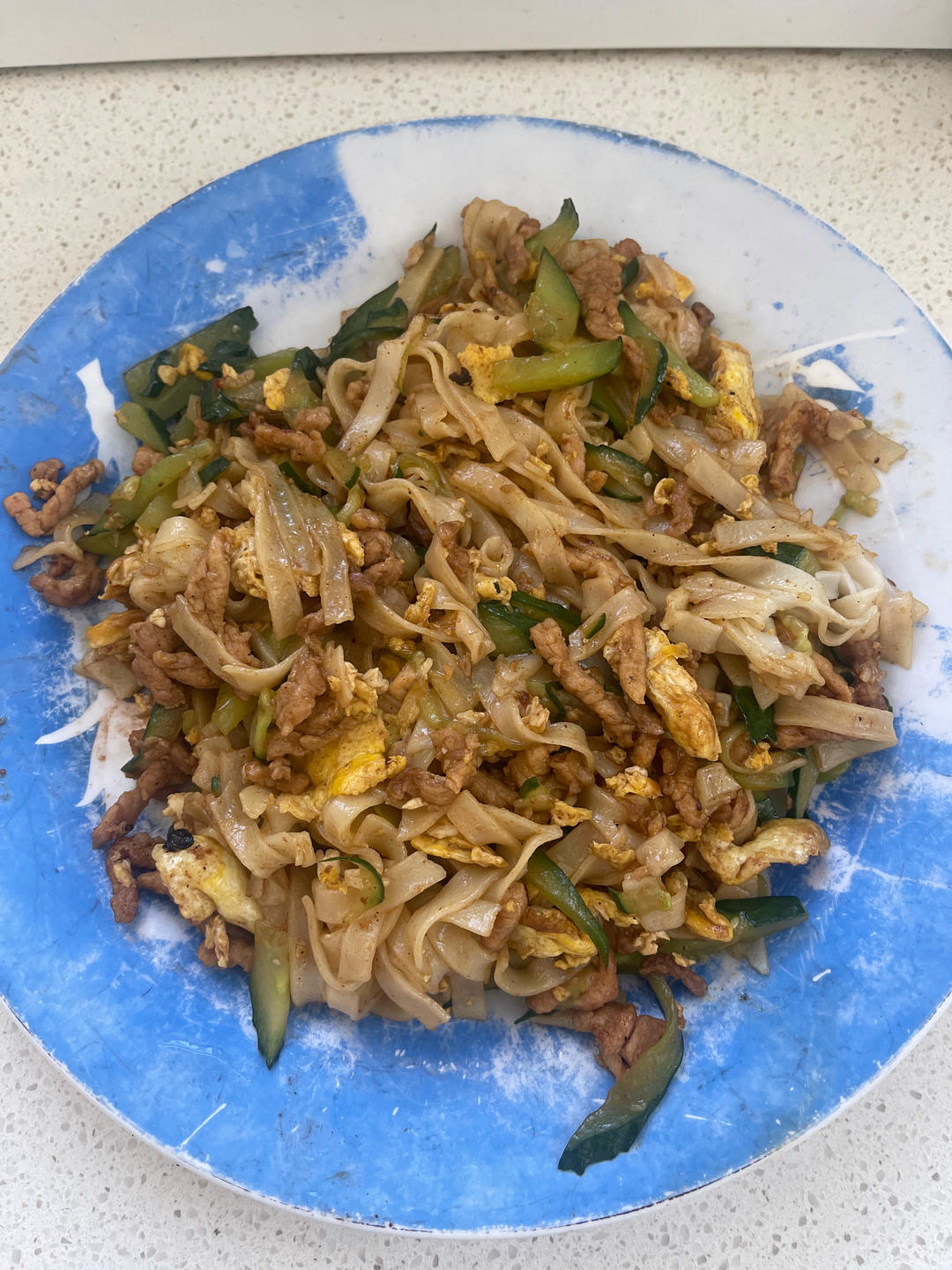 路边摊的炒河粉