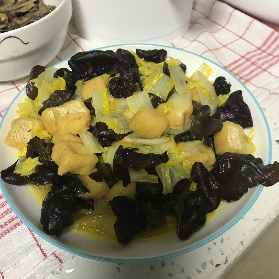 油豆腐炒包菜（快手菜）