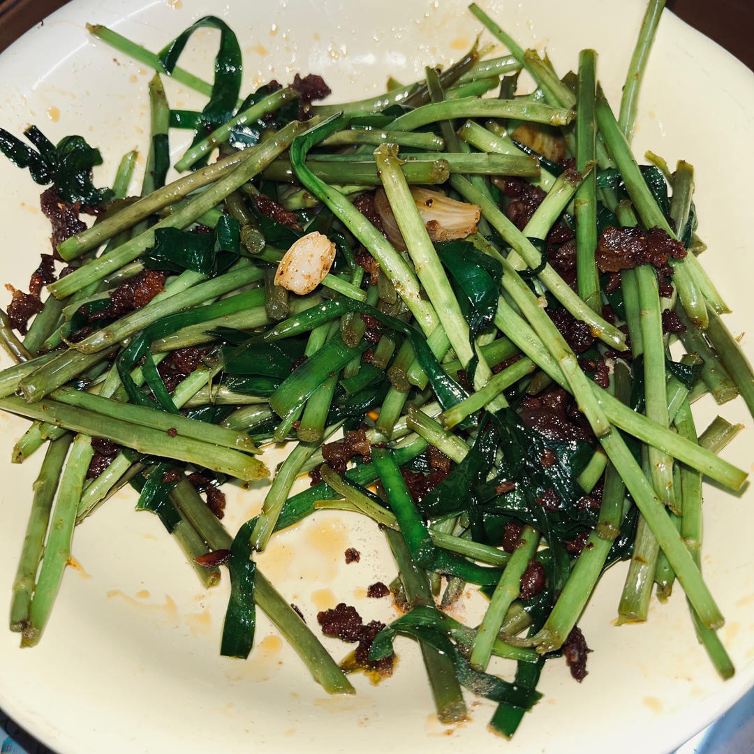 南昌人的藜蒿炒腊肉